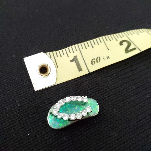 Emerald Green and Silver Sandal Pendant - Picture 3 of 7